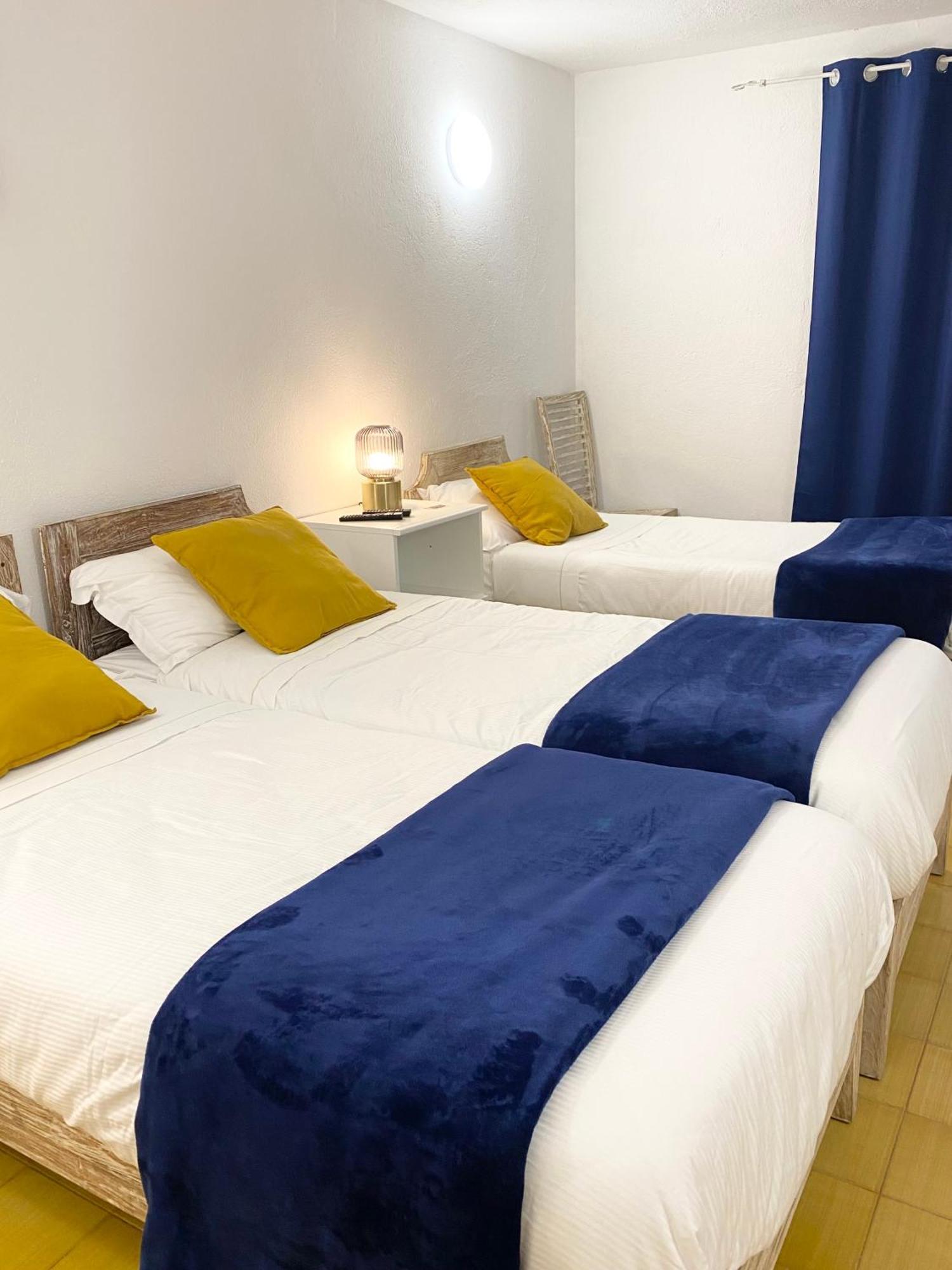 Cala Reale Rooms Marinella Маринела Екстериор снимка
