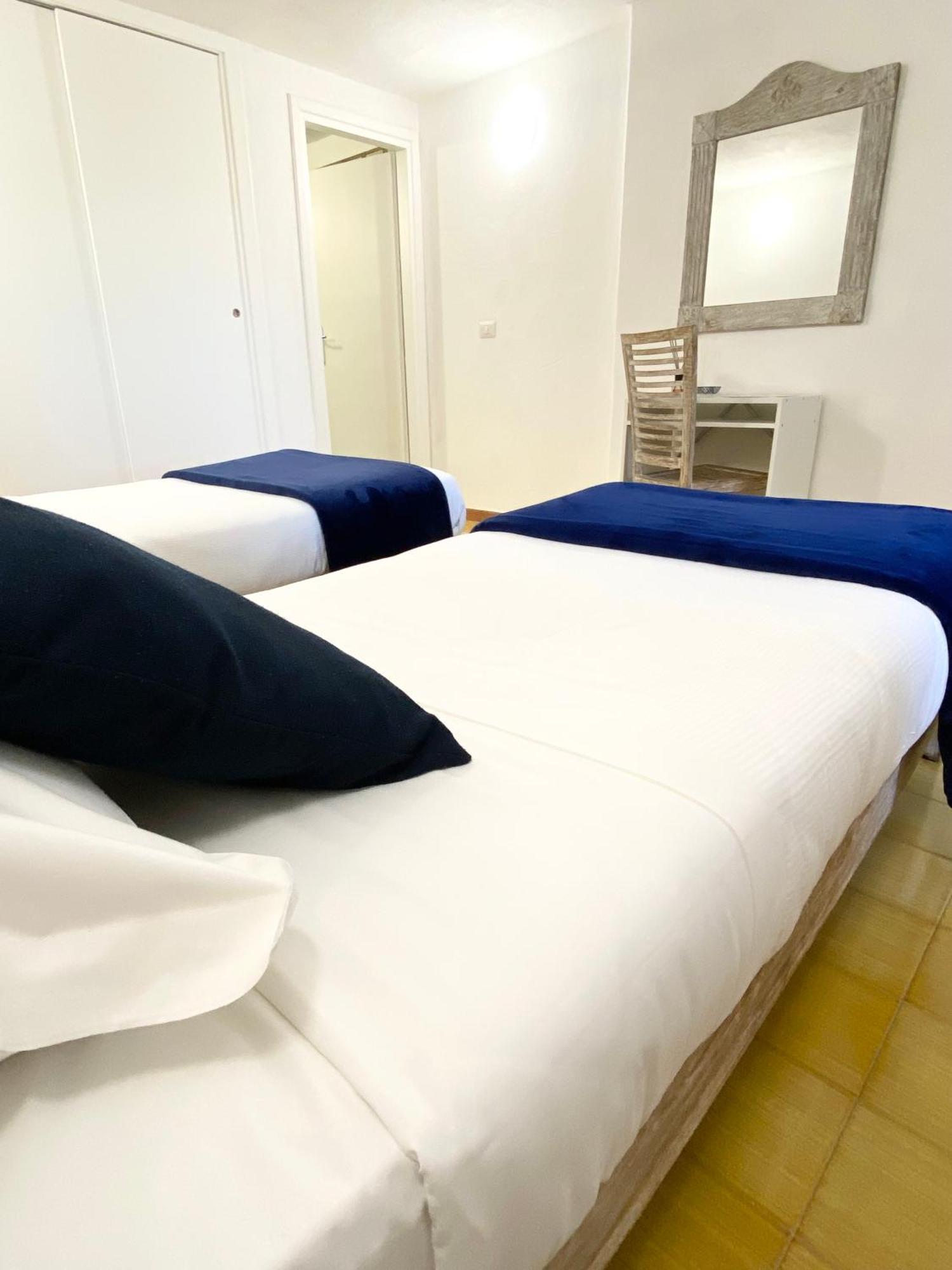 Cala Reale Rooms Marinella Маринела Екстериор снимка