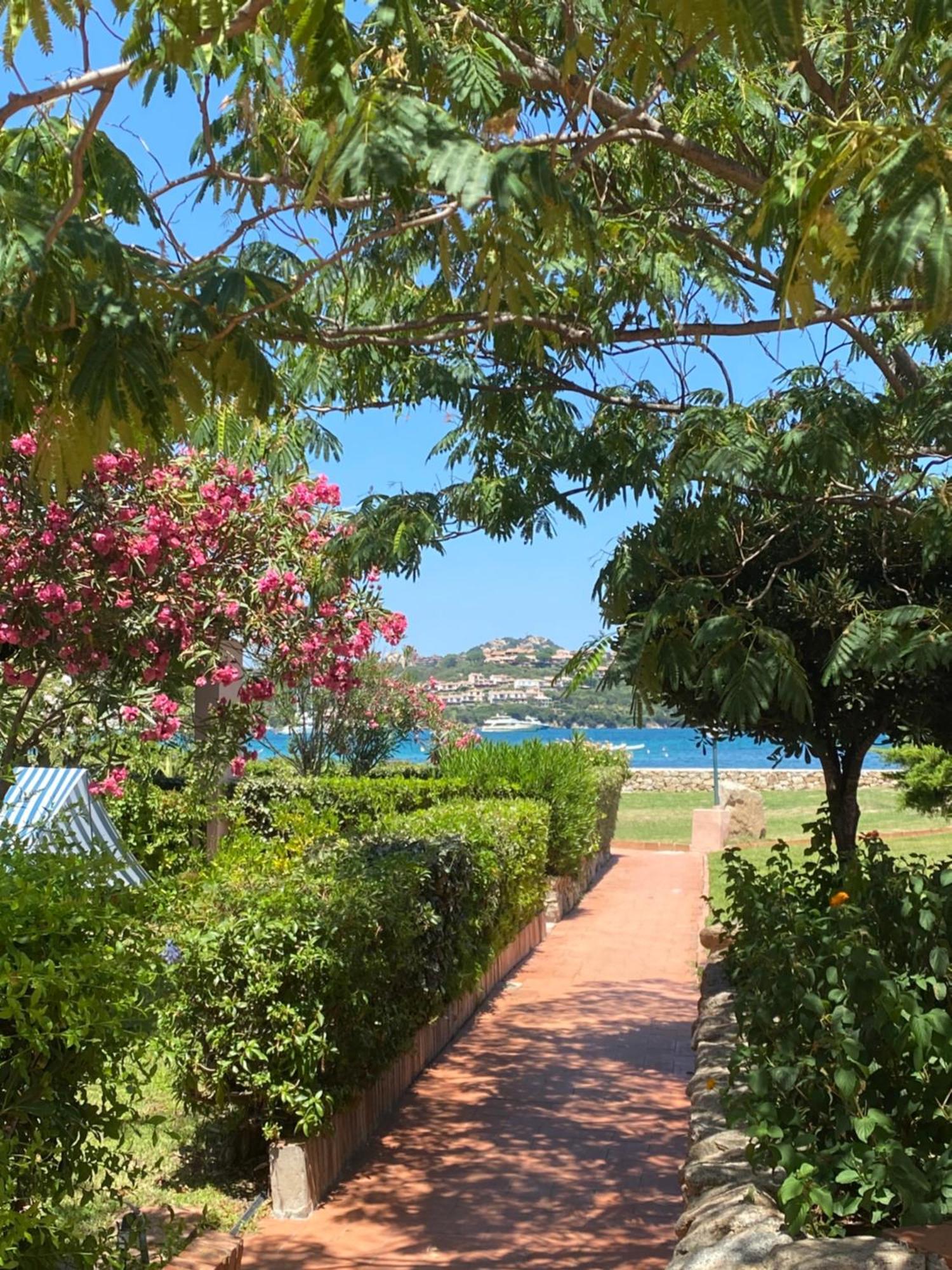 Cala Reale Rooms Marinella Маринела Екстериор снимка